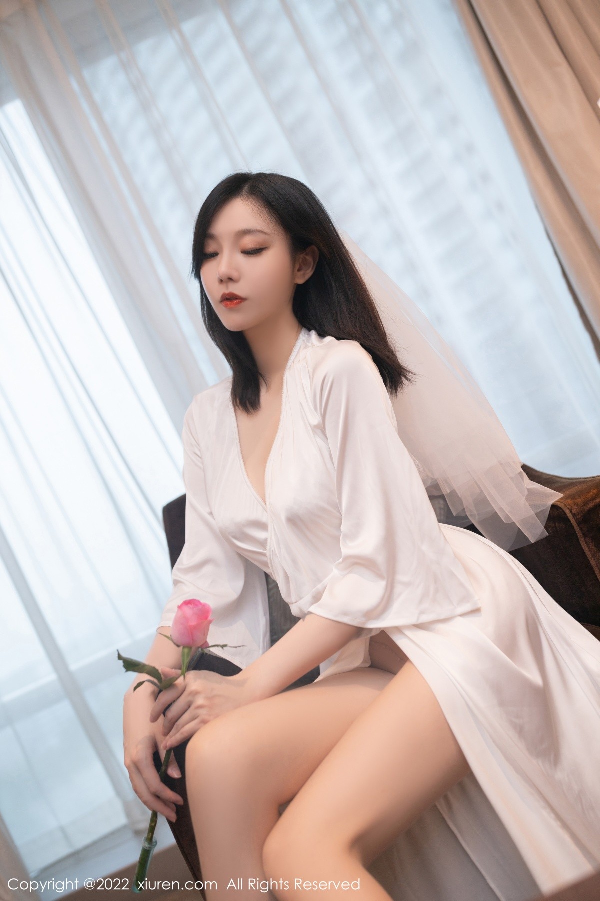 xgyw.top_XiuRen第5263期_模特安然anran广州-云南旅拍丝质睡衣配无内肉丝惹火诱惑写真75P