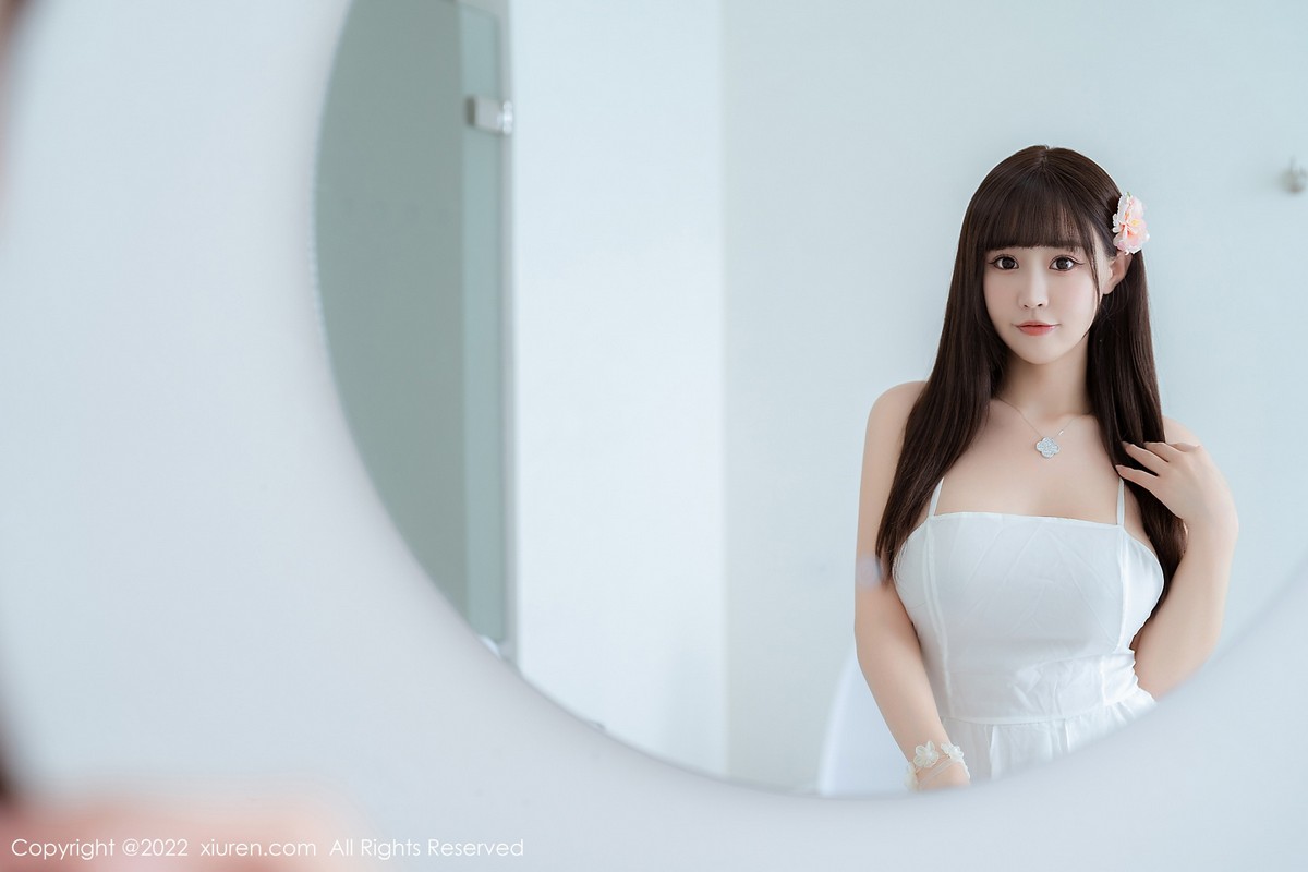 xgyw.top_XiuRen第5261期_女神朱可儿Flora大理旅拍白色露肩吊带裙配白丝袜丰满诱惑写真114P