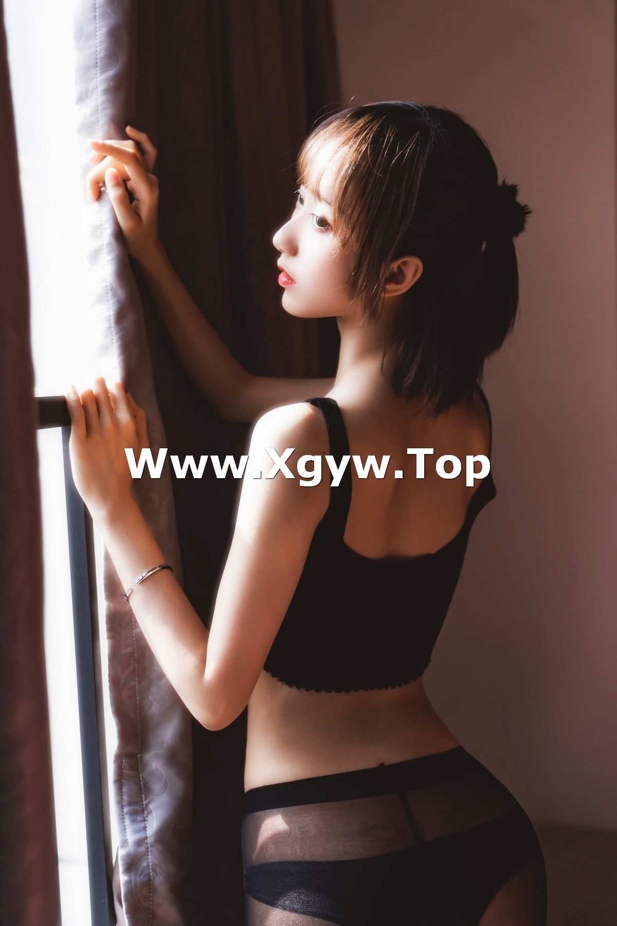 xgyw.top_萌系小姐姐木绵绵OwO黑丝私房主题性感黑色内衣配超薄黑丝秀翘臀诱惑写真83P