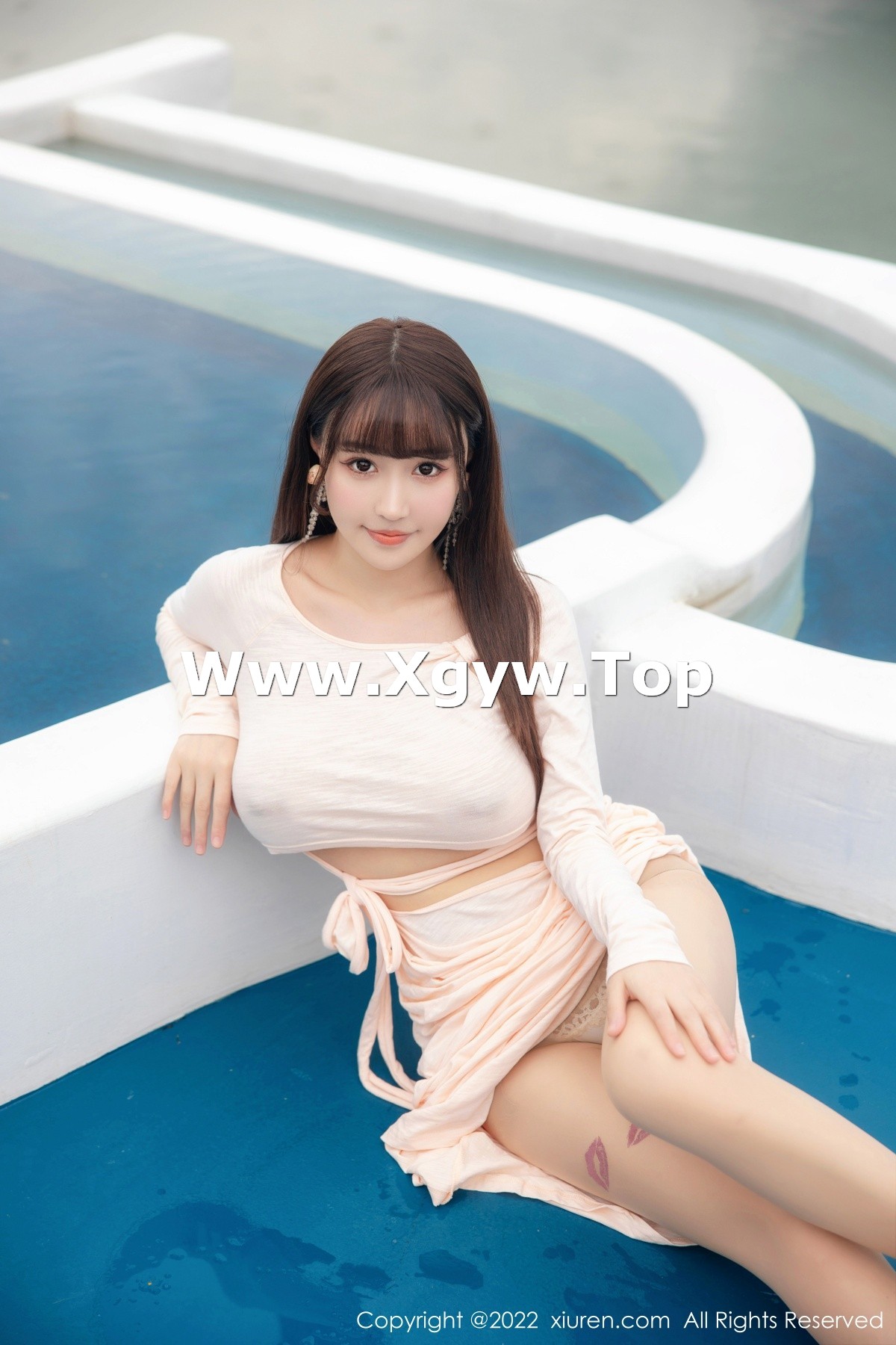 xgyw.top_XiuRen第5248期_女神朱可儿Flora大理旅拍浅色镂空连衣裙配超薄肉丝撩人诱惑写真90P