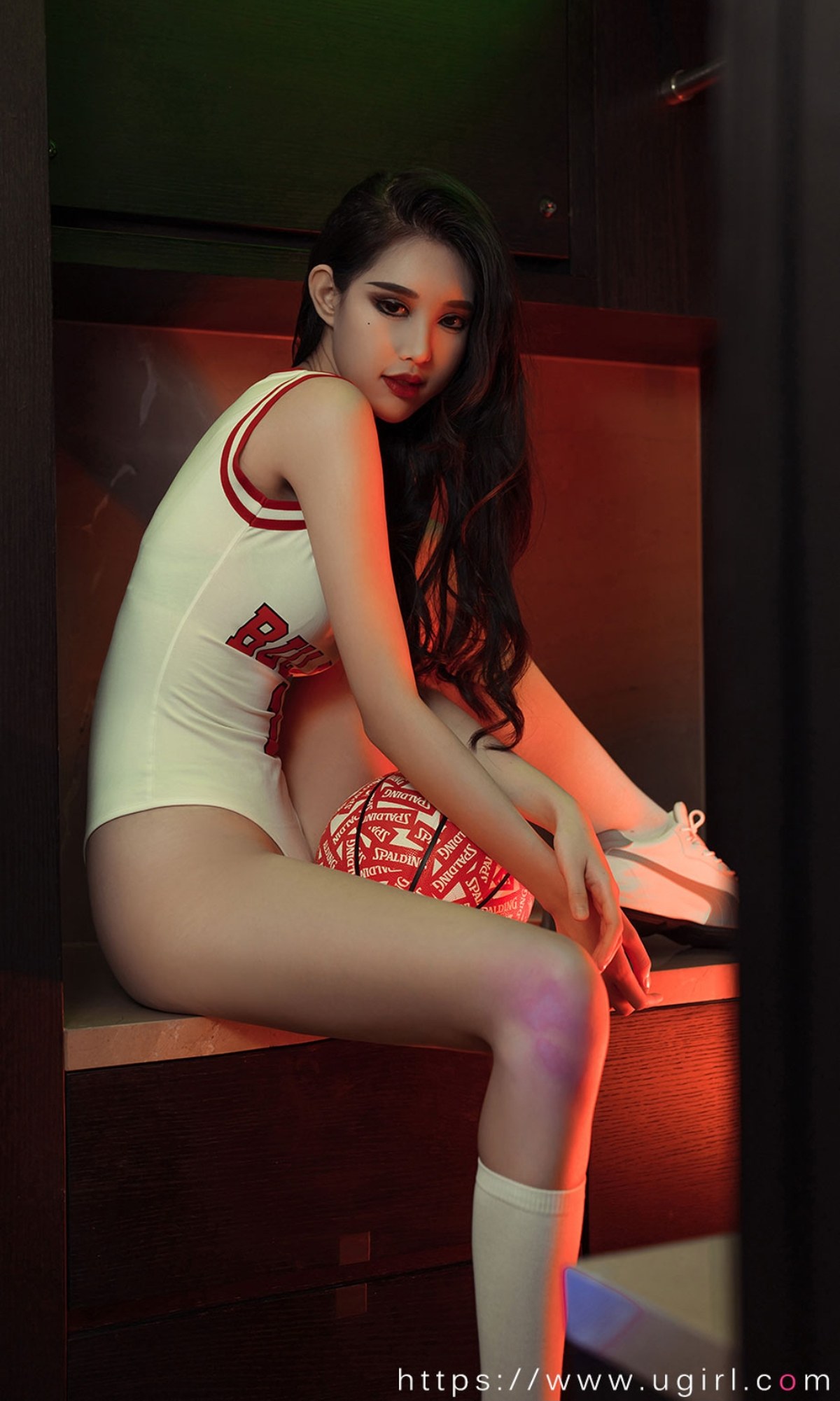 xgyw.top_[Ugirls爱尤物]No.2364_模特葛征Model私房性感白色高叉连体球衣秀高挑身材诱惑写真35P