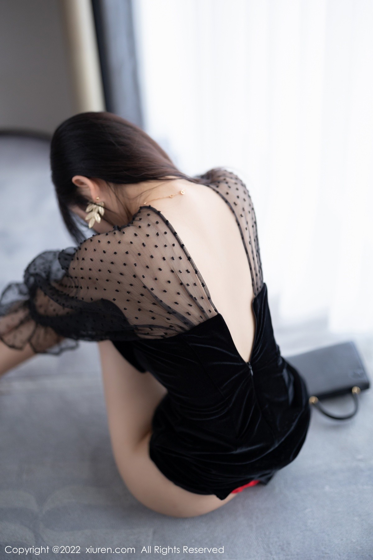 xgyw.top_XiuRen第5264期_女神杨晨晨Yome脱黑色轻透连衣裙露红色蕾丝内衣惹火诱惑写真84P