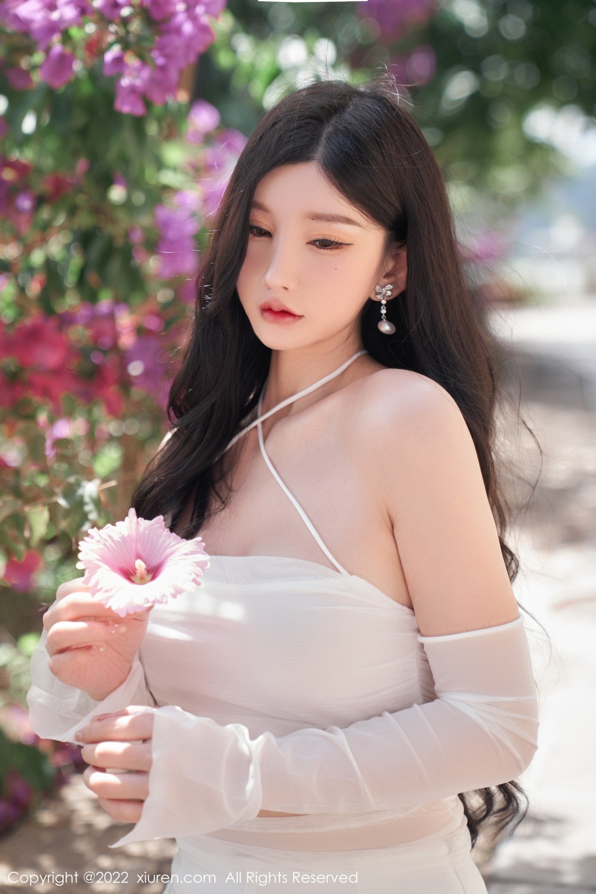 xgyw.top_XiuRen第5271期_女神周于希Sally心愿旅拍户外白色轻透服饰秀完美身材诱惑写真89P