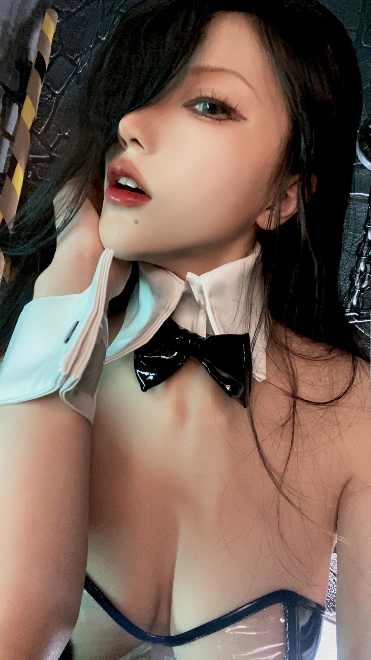 xgyw.top_网络美女起司块透明兔女郎主题私房透明皮质连体衣秀惹火身材极致诱惑写真33P