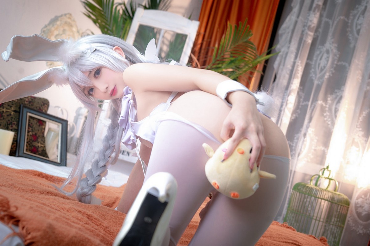 xgyw.top_Cosplay美女日奈娇恶毒主题私房性感白色破烂连体衣配白丝袜秀完美身材诱惑写真66P