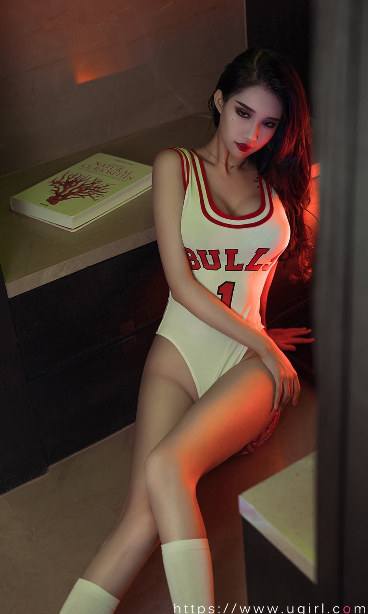 xgyw.top_[Ugirls爱尤物]No.2364_模特葛征Model私房性感白色高叉连体球衣秀高挑身材诱惑写真35P