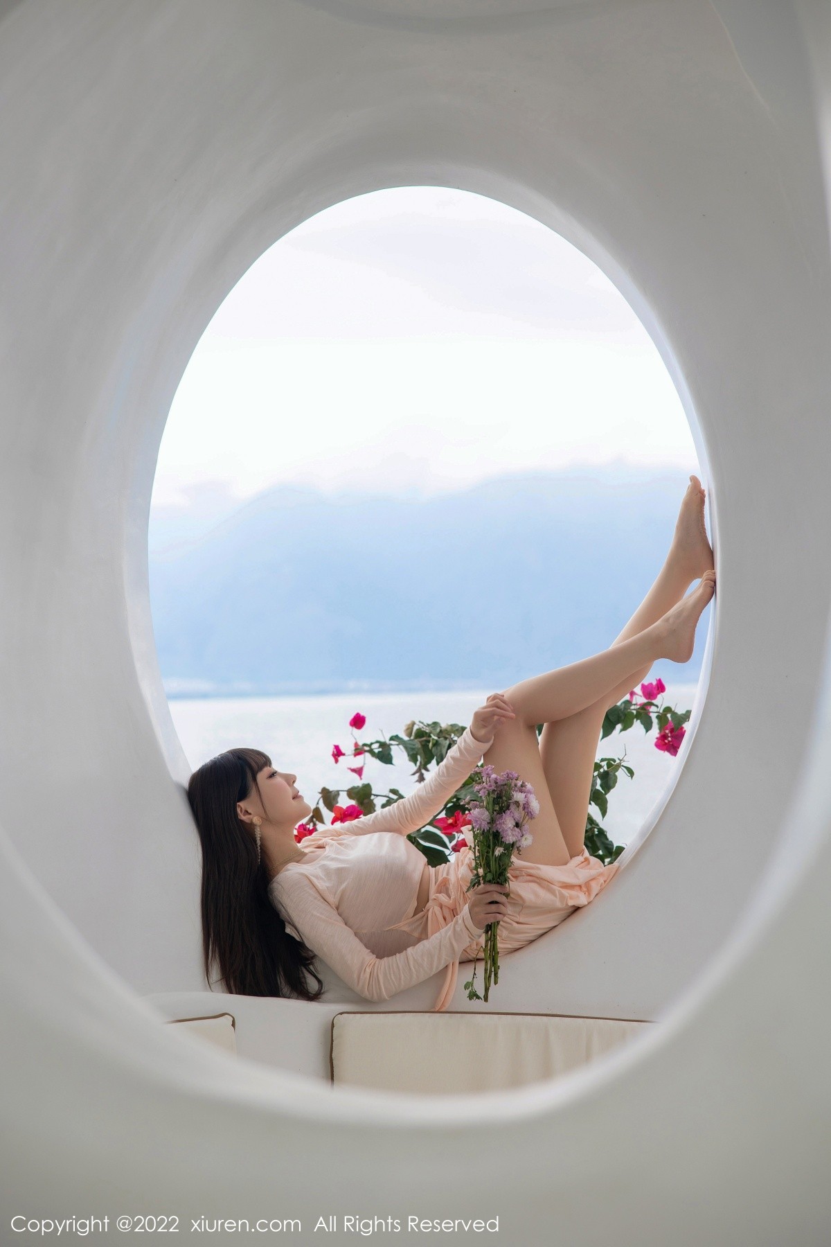 xgyw.top_XiuRen第5248期_女神朱可儿Flora大理旅拍浅色镂空连衣裙配超薄肉丝撩人诱惑写真90P