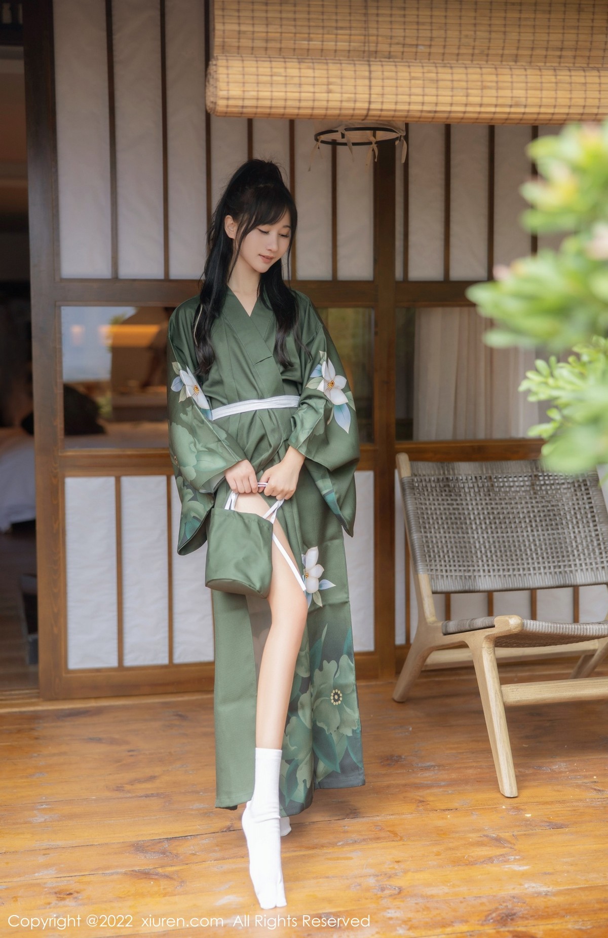 xgyw.top_XiuRen第5256期_女神小果冻儿大理旅拍私房暗绿色真空和服秀完美身材诱惑写真85P
