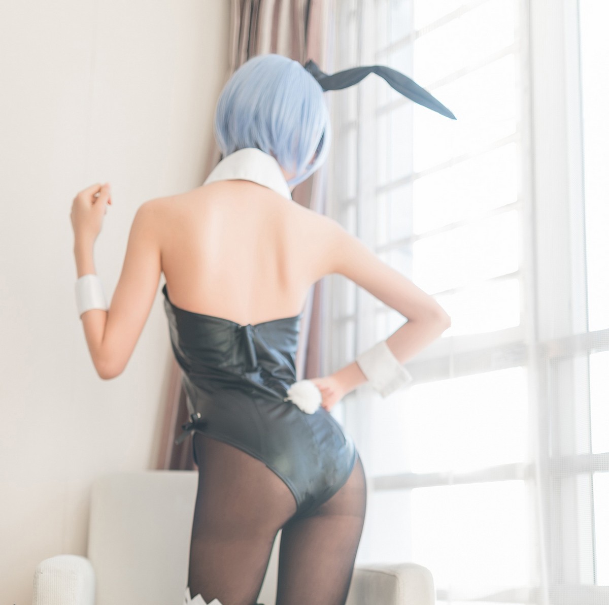 xgyw.top_萌系小姐姐木绵绵OwO蕾姆兔女郎主题私房黑色皮质连体衣配超薄黑丝诱惑写真60P
