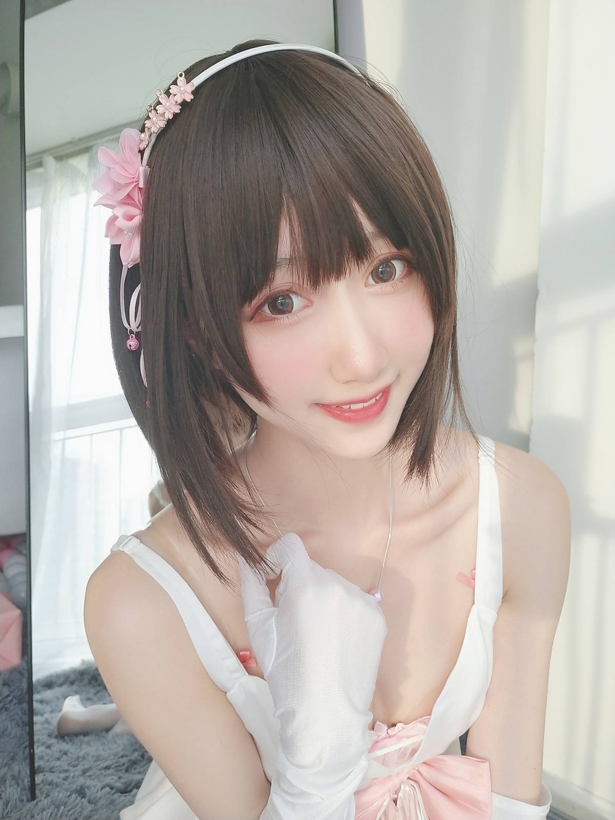 xgyw.top_萌系小姐姐木绵绵OwO加藤惠cos礼服主题私房性感礼服配白色蕾丝袜诱惑写真39P