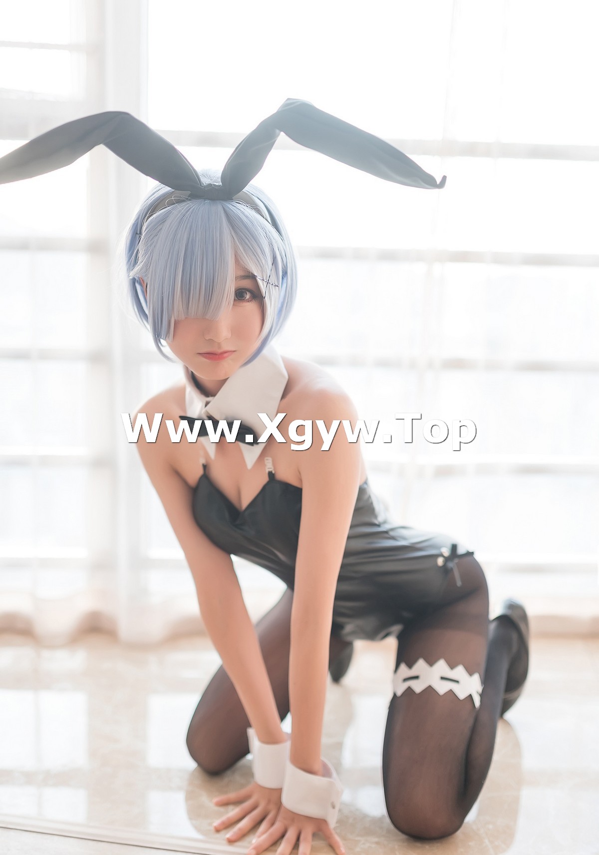xgyw.top_萌系小姐姐木绵绵OwO蕾姆兔女郎主题私房黑色皮质连体衣配超薄黑丝诱惑写真60P