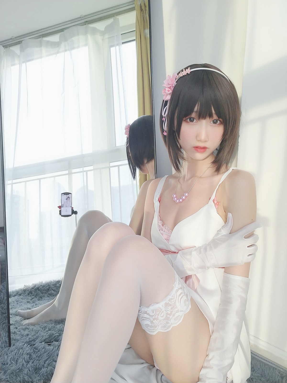xgyw.top_萌系小姐姐木绵绵OwO加藤惠cos礼服主题私房性感礼服配白色蕾丝袜诱惑写真39P
