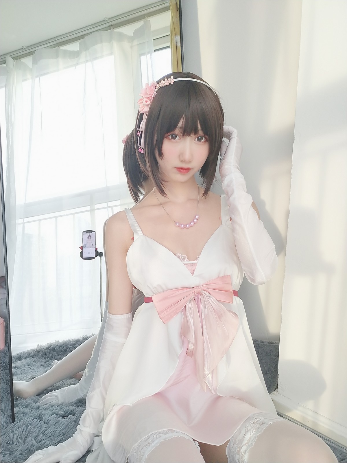 xgyw.top_萌系小姐姐木绵绵OwO加藤惠cos礼服主题私房性感礼服配白色蕾丝袜诱惑写真39P