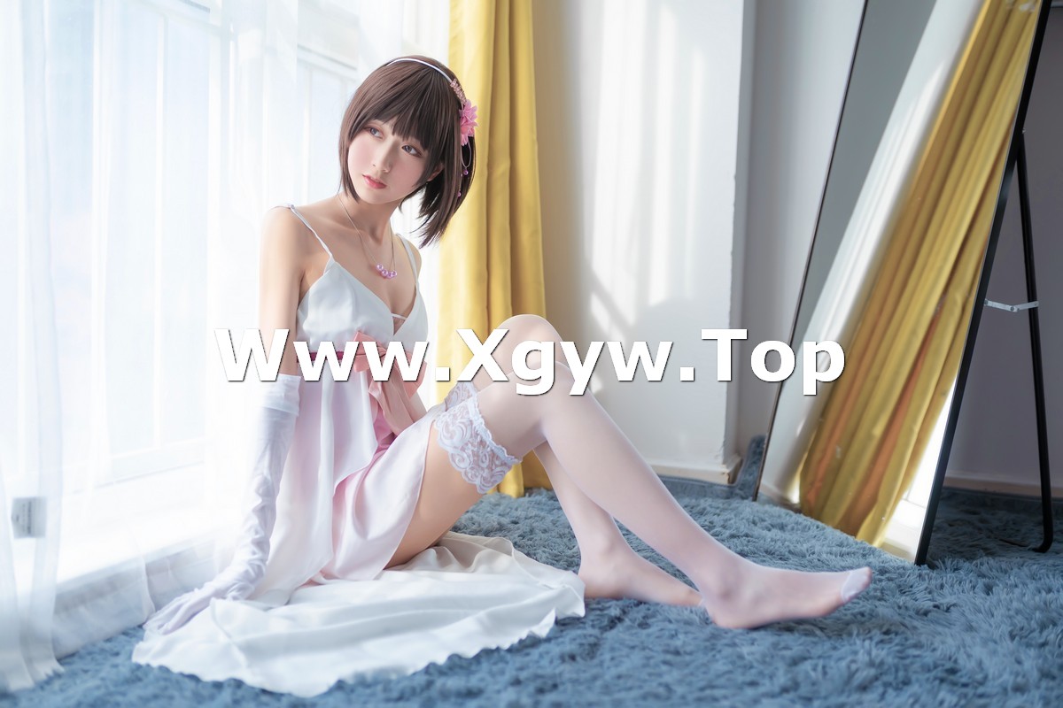 xgyw.top_萌系小姐姐木绵绵OwO加藤惠cos礼服主题私房性感礼服配白色蕾丝袜诱惑写真39P