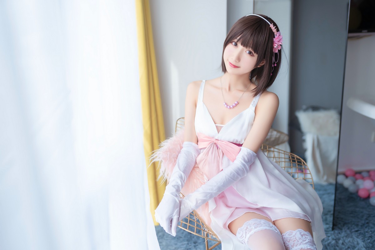 xgyw.top_萌系小姐姐木绵绵OwO加藤惠cos礼服主题私房性感礼服配白色蕾丝袜诱惑写真39P