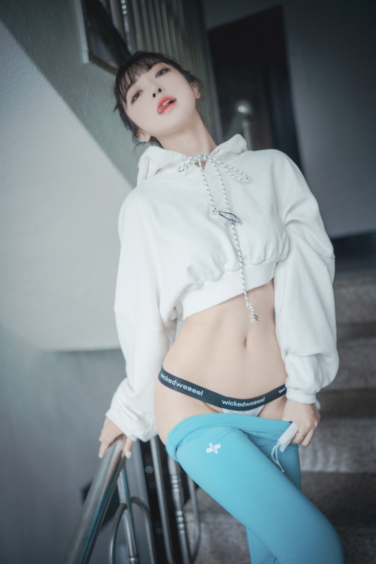 xgyw.top_[DJAWA]No.141_Hanari_Loose and Tight Cool Mint主题半脱露性感内裤秀翘臀诱惑写真85P