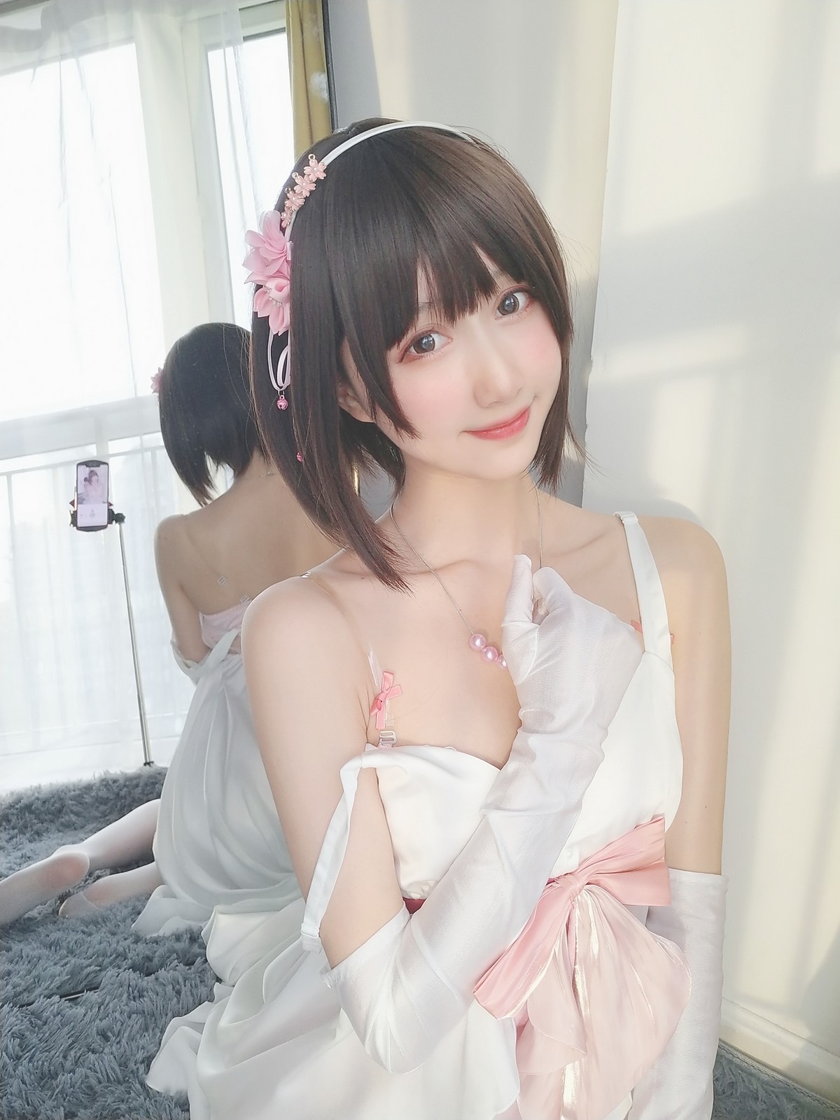 xgyw.top_萌系小姐姐木绵绵OwO加藤惠cos礼服主题私房性感礼服配白色蕾丝袜诱惑写真39P