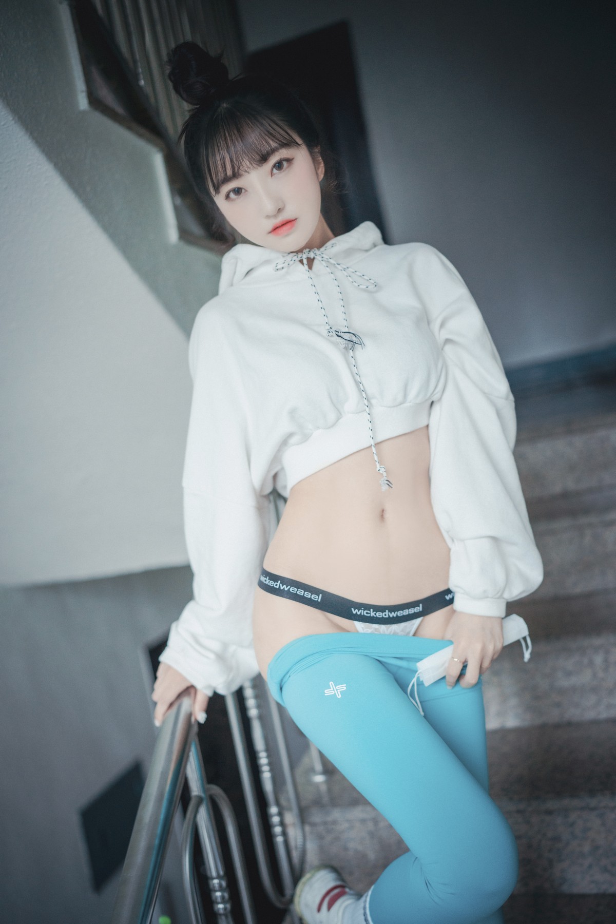 xgyw.top_[DJAWA]No.141_Hanari_Loose and Tight Cool Mint主题半脱露性感内裤秀翘臀诱惑写真85P