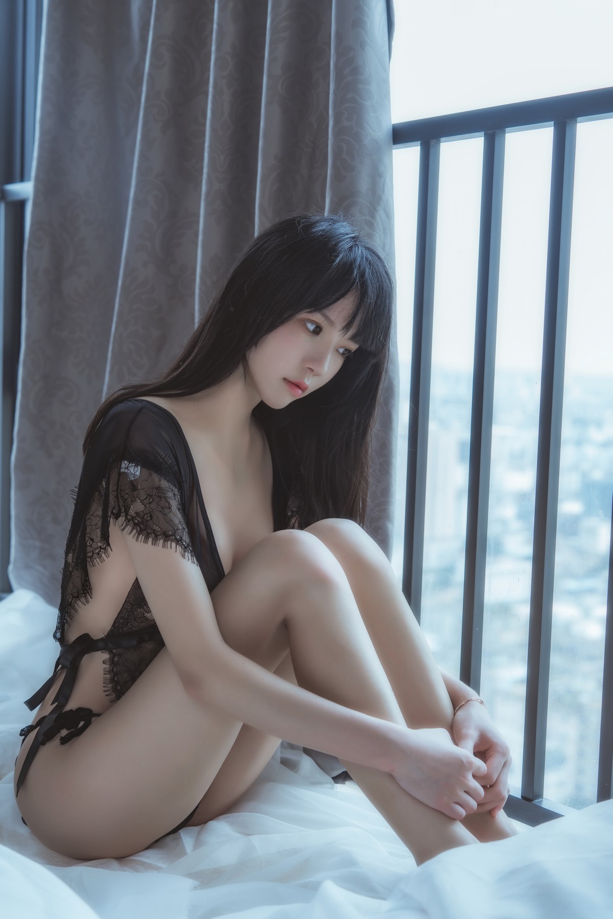 xgyw.top_网络美女桜桃喵夜宴三部曲主题私房性感黑色情趣内衣系列秀惹火身材诱惑写真60P