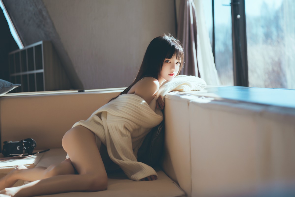 xgyw.top_网络美女桜桃喵暖暖系列主题私房性感白色毛衣配白色内衣秀完美身材诱惑写真71P