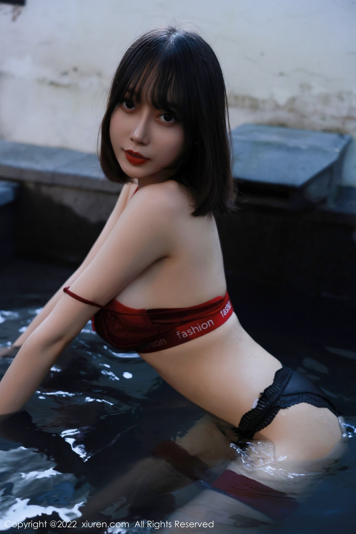 xgyw.top_XiuRen第5283期_模特玥儿玥er澳门旅拍半脱露红色蕾丝内衣秀完美身材诱惑写真52P