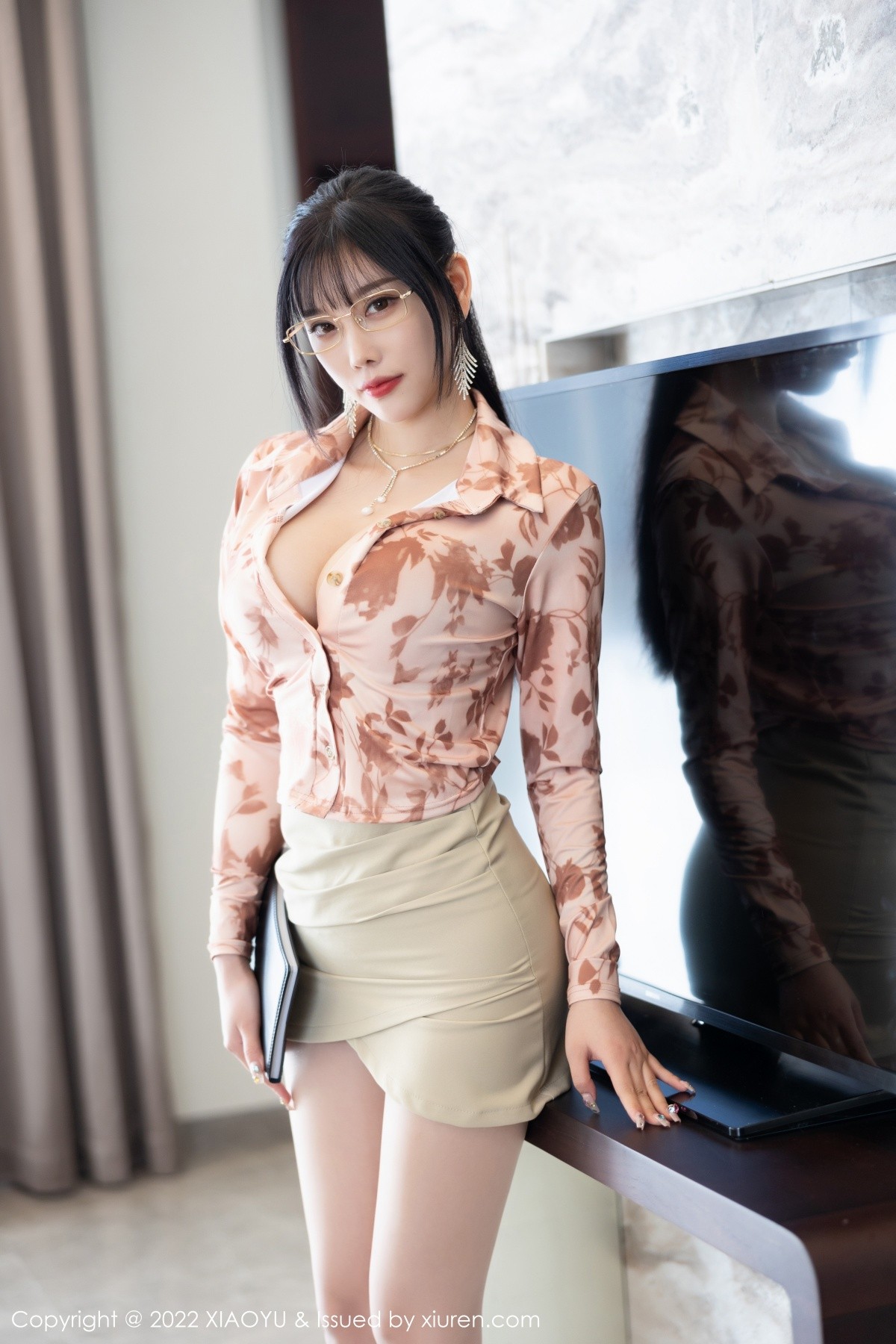 xgyw.top_[XiaoYu画语界]Vol.821_女神杨晨晨Yome心愿旅拍半脱露蕾丝内衣配超薄肉丝诱惑写真91P