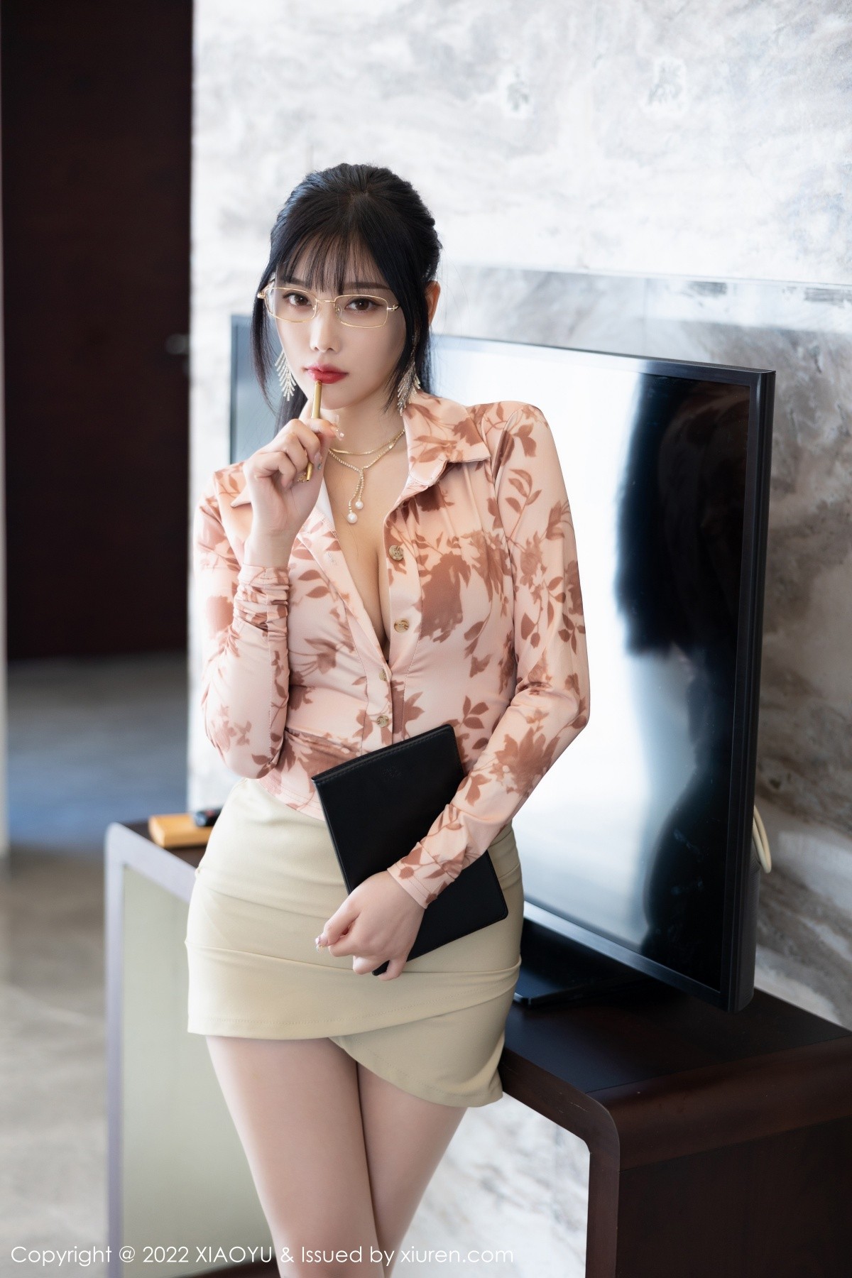 xgyw.top_[XiaoYu画语界]Vol.821_女神杨晨晨Yome心愿旅拍半脱露蕾丝内衣配超薄肉丝诱惑写真91P