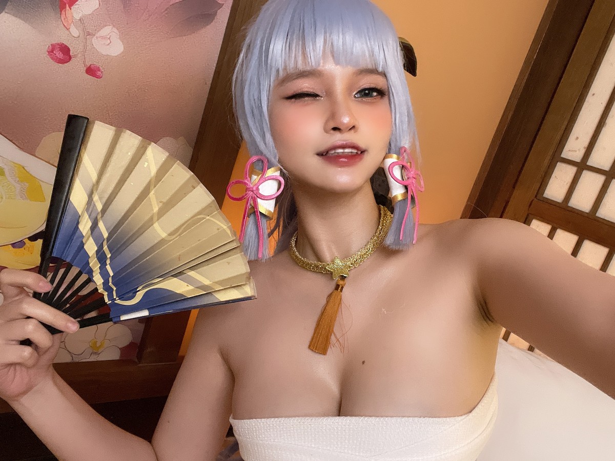 xgyw.top_网络美女Azami-Ayaka主题私房性感白色抹胸内衣秀傲人豪乳极致诱惑写真31P