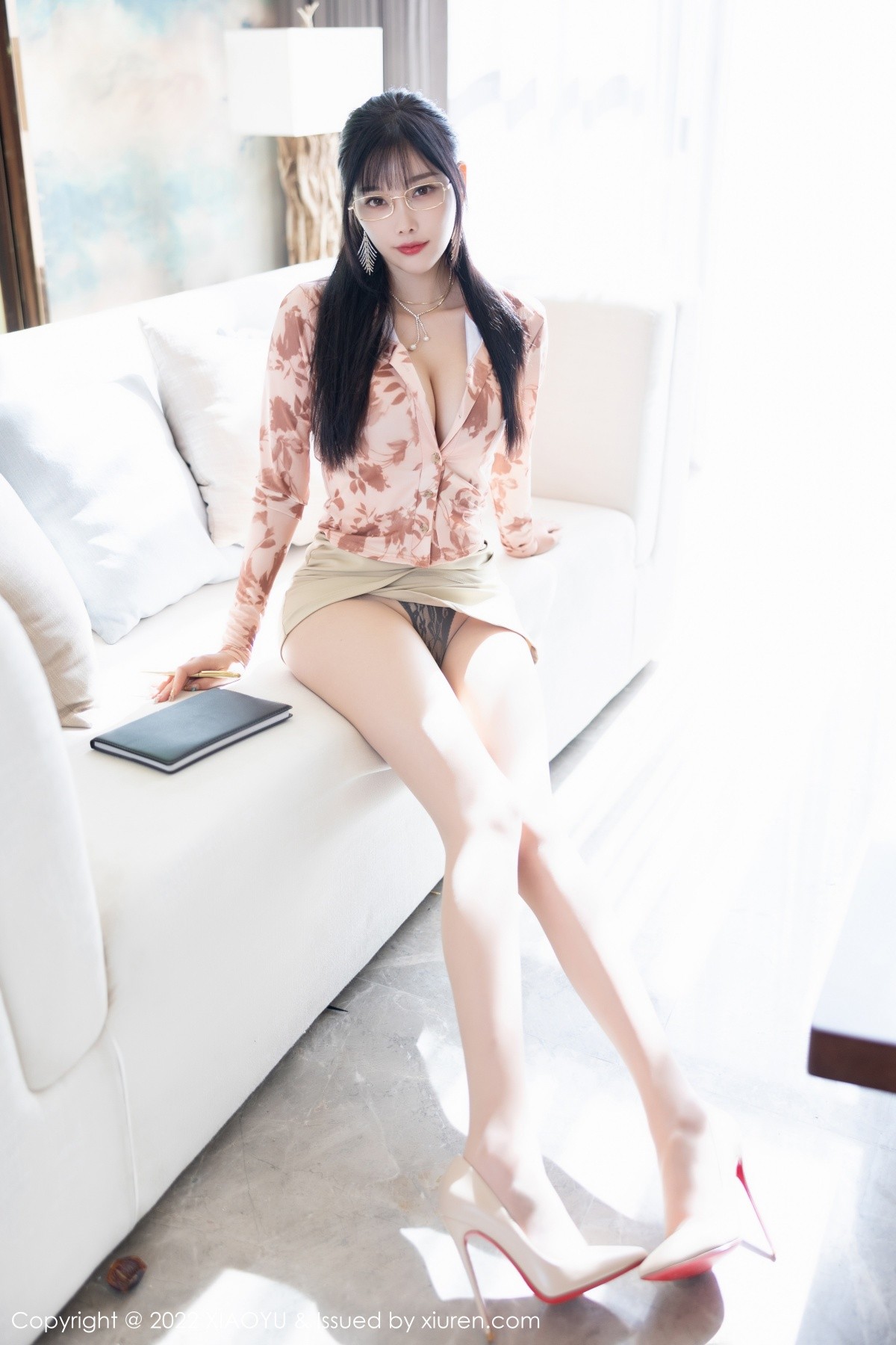 xgyw.top_[XiaoYu画语界]Vol.821_女神杨晨晨Yome心愿旅拍半脱露蕾丝内衣配超薄肉丝诱惑写真91P