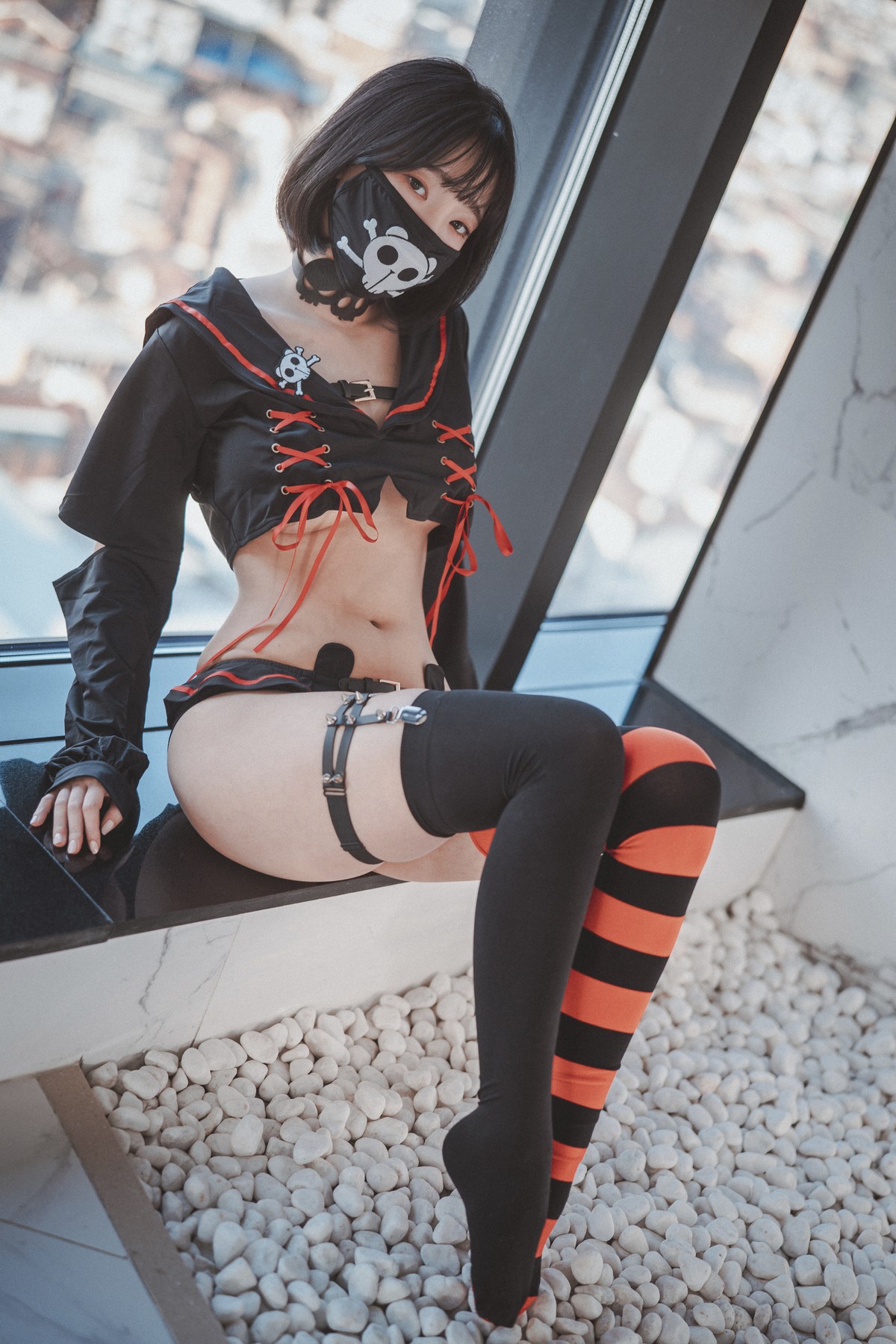 xgyw.top_[DJAWA]No.143_模特Kang Inkyung_Masked Pirate主题私房性感黑色服饰迷人诱惑写真41P
