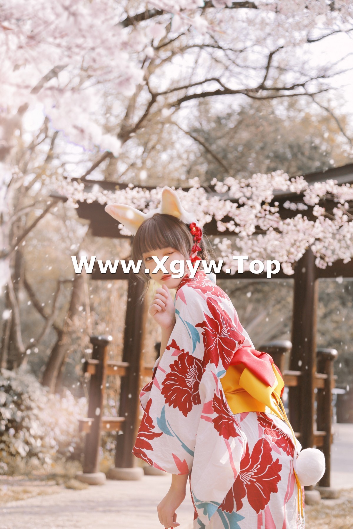 xgyw.top_微博妹子Fushii_海堂樱花兔兔主题户外花丛中性感日系和服靓丽迷人写真34P