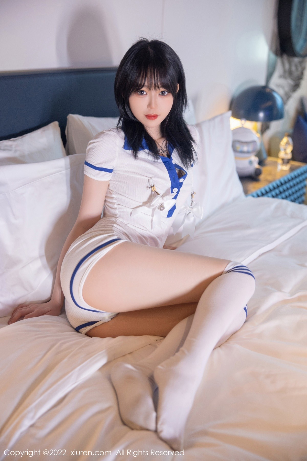 xgyw.top_XiuRen第5291期_模特奶瓶性感白色水手服饰配白色长袜秀苗条身材迷人美腿写真88P