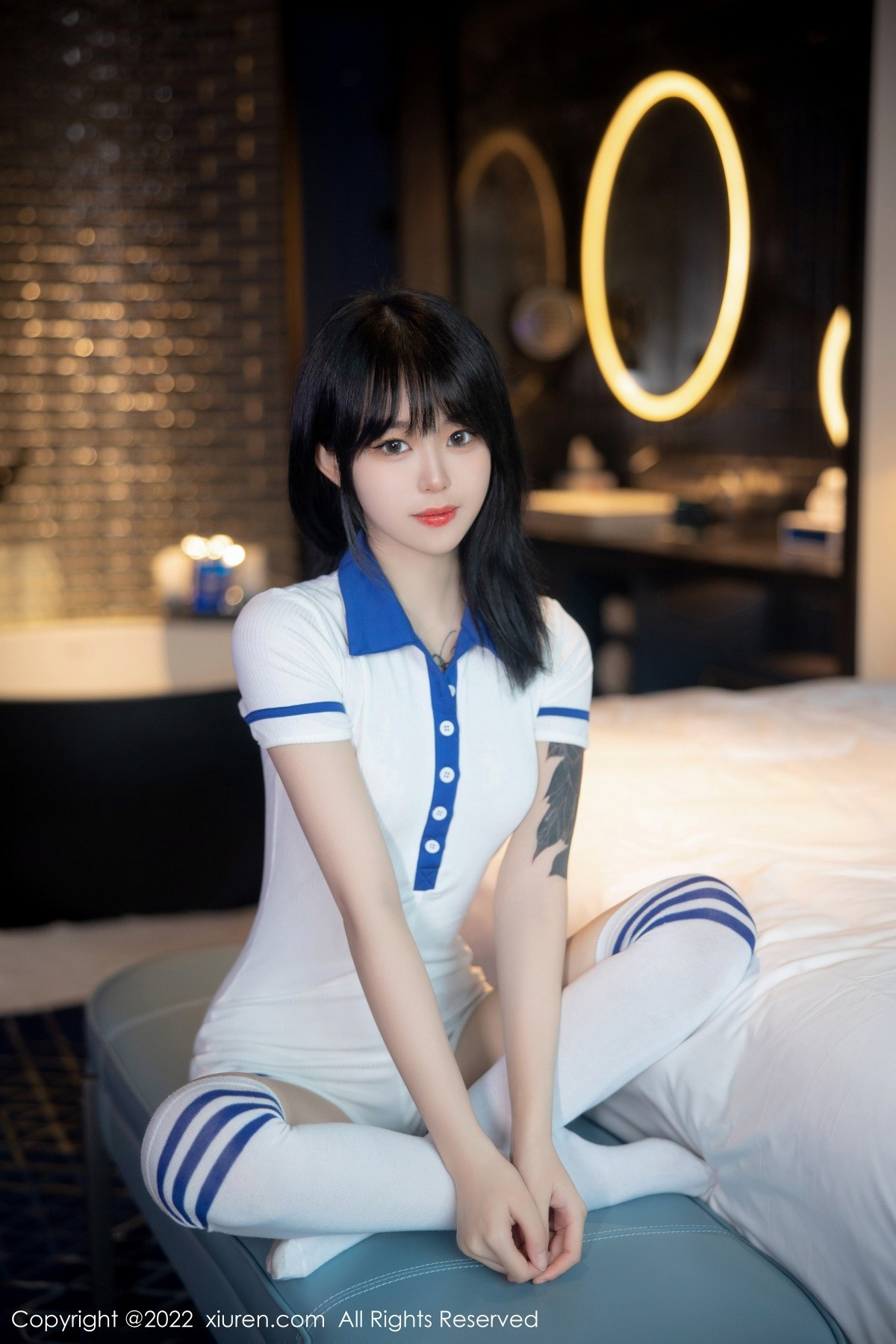 xgyw.top_XiuRen第5291期_模特奶瓶性感白色水手服饰配白色长袜秀苗条身材迷人美腿写真88P
