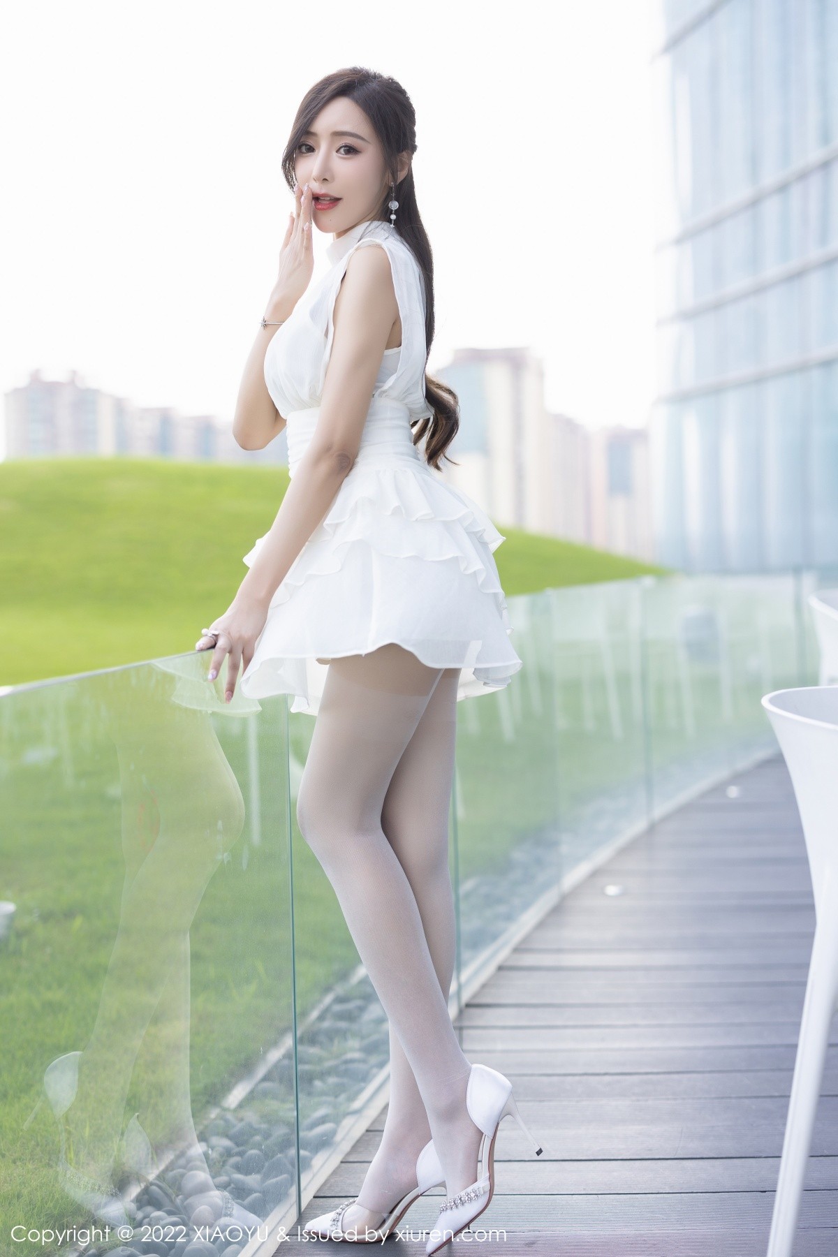 xgyw.top_[XiaoYu画语界]Vol.822_女神王馨瑶yanni性感白色连衣裙配开档白丝露蕾丝内衣诱惑写真84P