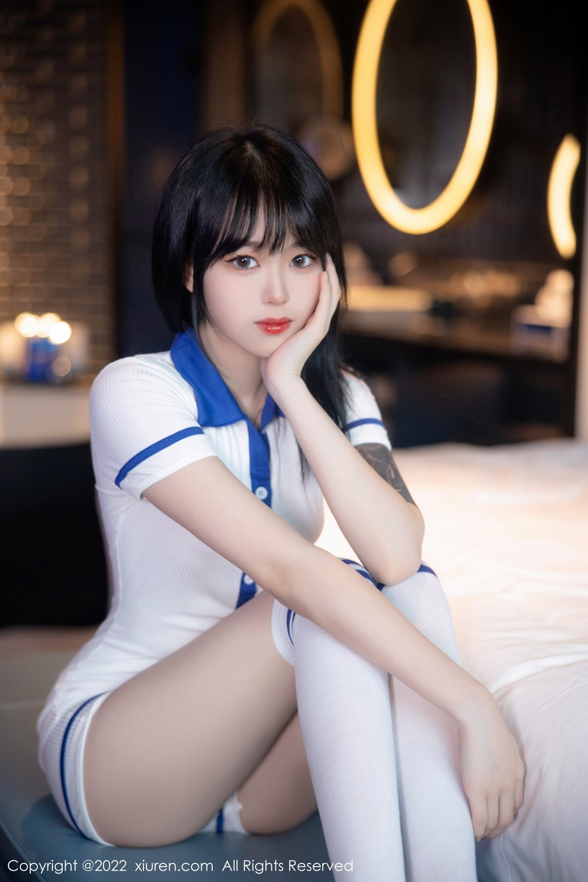 xgyw.top_XiuRen第5291期_模特奶瓶性感白色水手服饰配白色长袜秀苗条身材迷人美腿写真88P