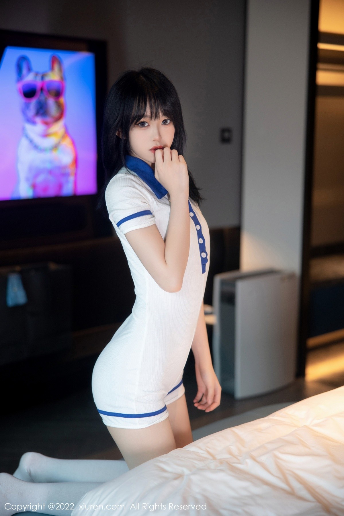 xgyw.top_XiuRen第5291期_模特奶瓶性感白色水手服饰配白色长袜秀苗条身材迷人美腿写真88P