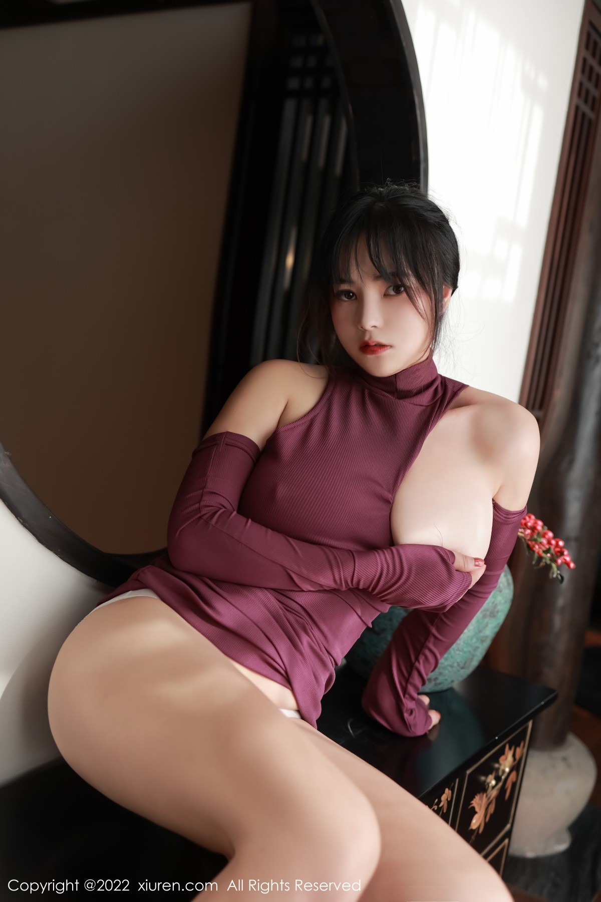 xgyw.top_XiuRen第5302期_模特奈沐子澳门旅拍室内场景紫红色连衣裙秀曼妙身材诱惑写真46P