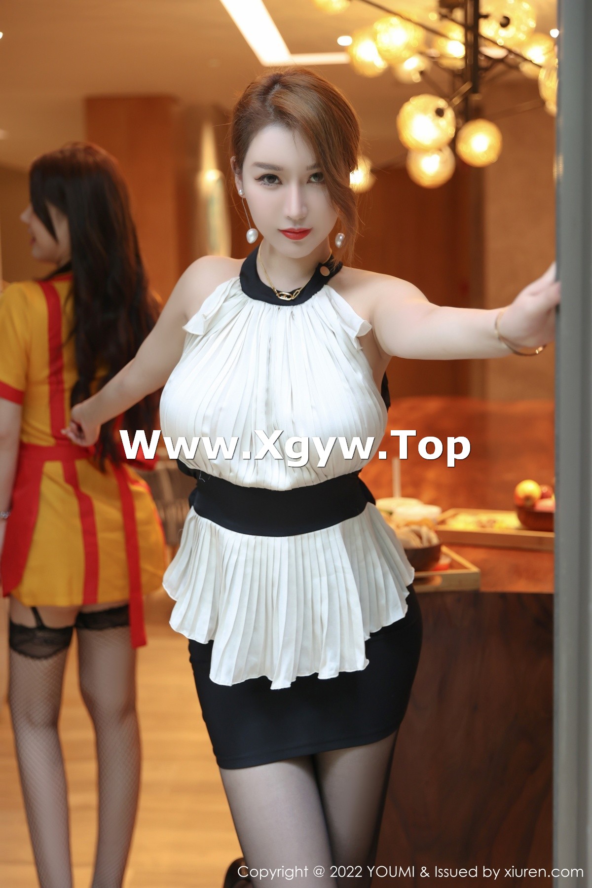 xgyw.top_[YouMi尤蜜荟]Vol.818_女神尤妮丝Egg万宁旅拍轻透连衣短配超薄黑丝秀翘臀诱惑写真63P