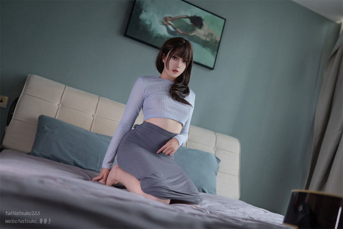 xgyw.top_网络美女Natsuko夏夏子吉他妹妹主题私房性感真空服饰配露臀裙撩人诱惑写真48P