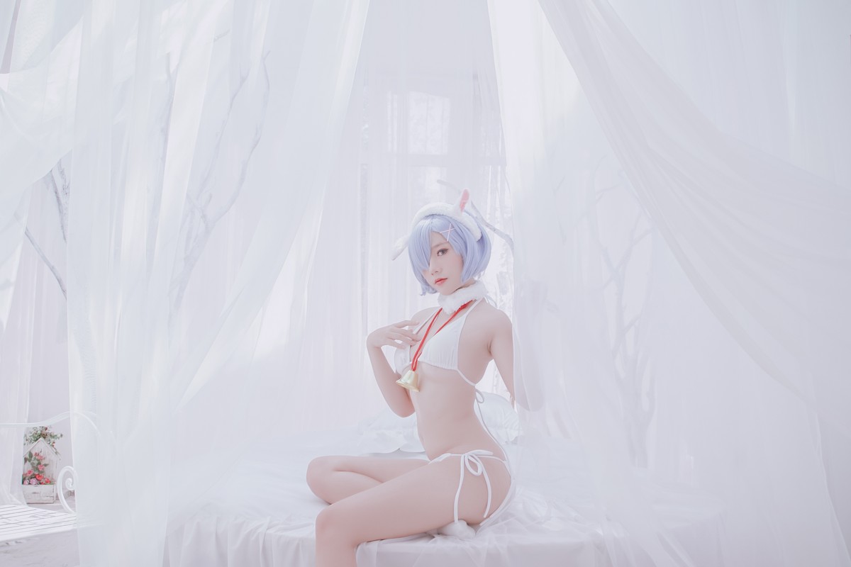 xgyw.top_越南小姐姐Messie Huang-Rem the sheep主题脱纯白服饰露性感内衣诱惑写真46P