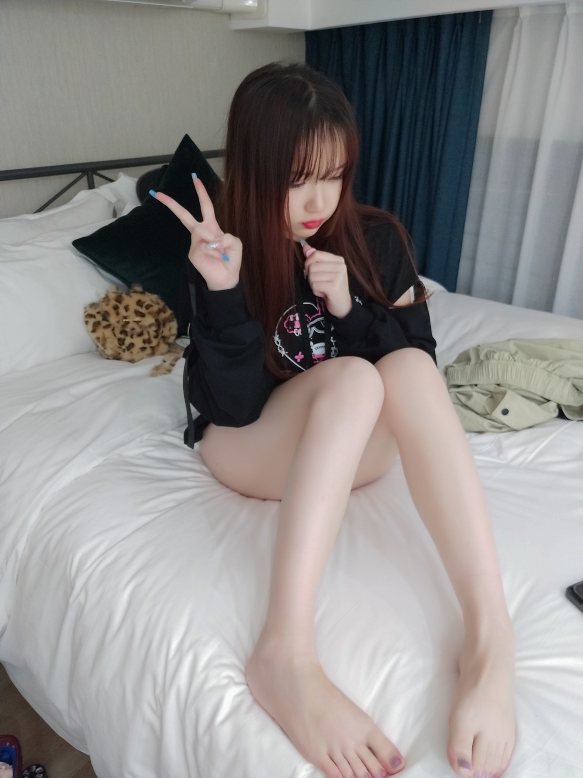 xgyw.top_动漫博主雪晴Astra美腿美足美臀主题私房性感服饰系列秀翘臀美腿诱惑写真178P