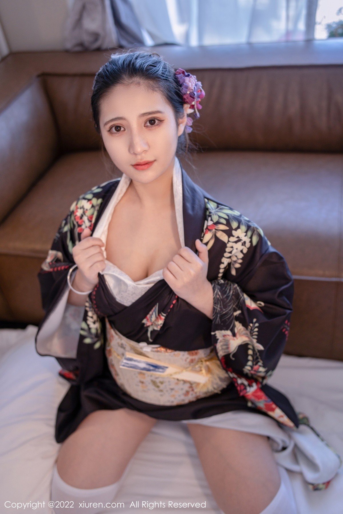 xgyw.top_XiuRen第5309期_模特久久Aimee日系居家和服半脱露白色抹胸内衣秀豪乳诱惑写真62P