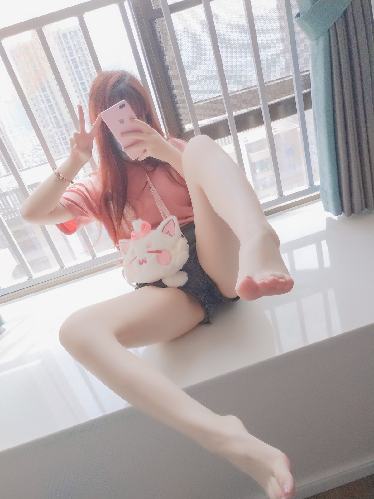 xgyw.top_动漫博主雪晴Astra美腿美足美臀主题私房性感服饰系列秀翘臀美腿诱惑写真178P