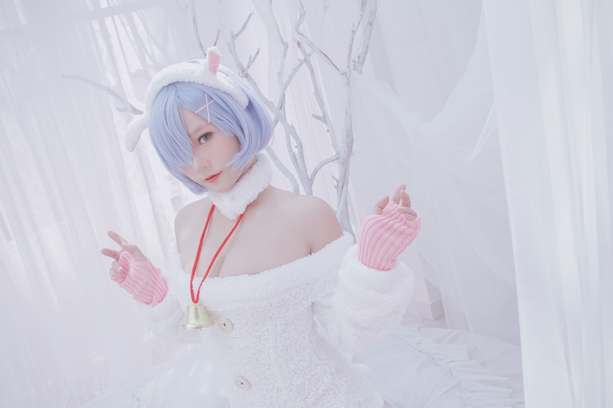 xgyw.top_越南小姐姐Messie Huang-Rem the sheep主题脱纯白服饰露性感内衣诱惑写真46P