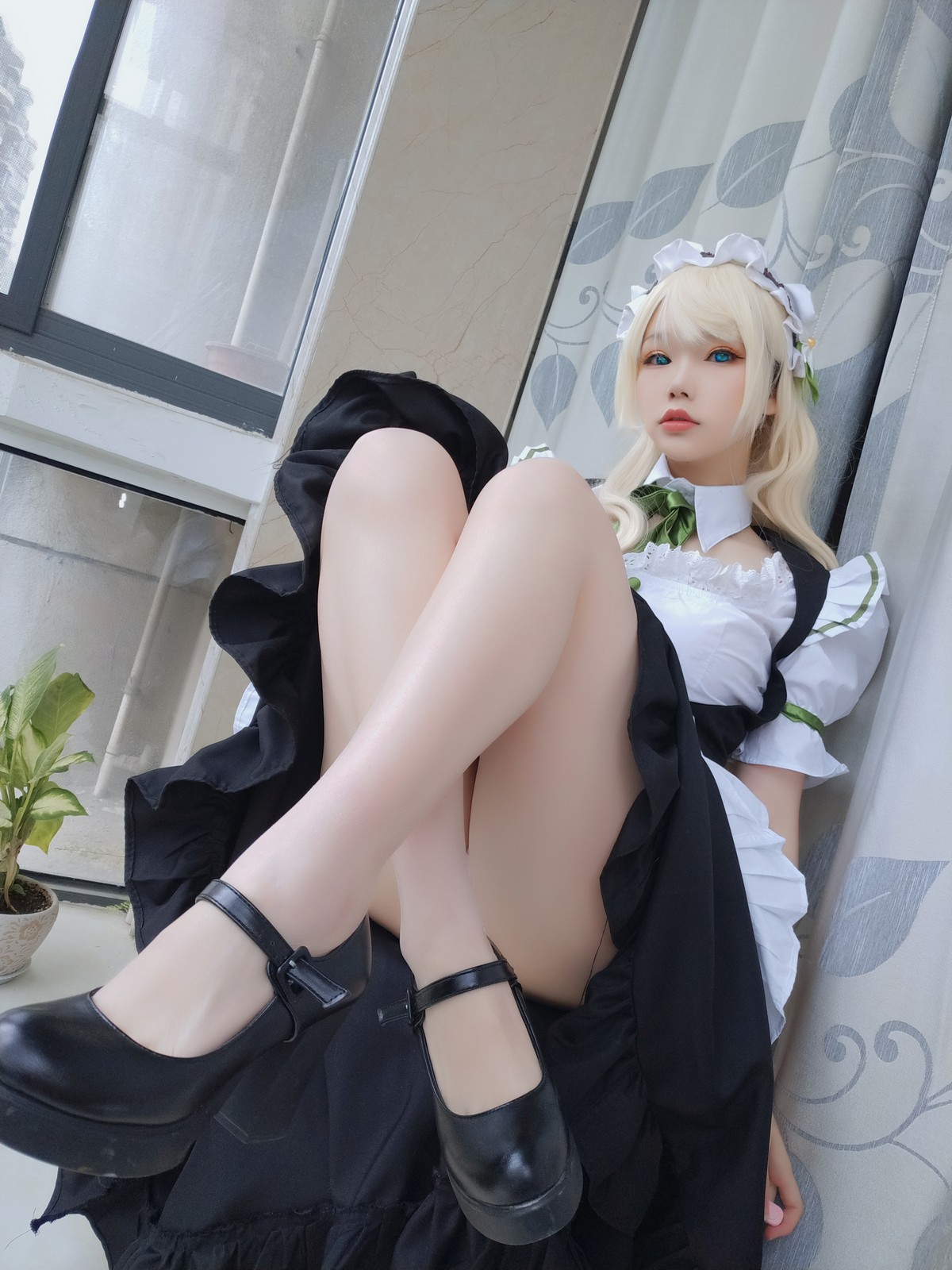 xgyw.top_动漫博主雪晴Astra-Grainne Draser女仆主题私房低胸女仆装秀白嫩豪乳诱惑写真49P