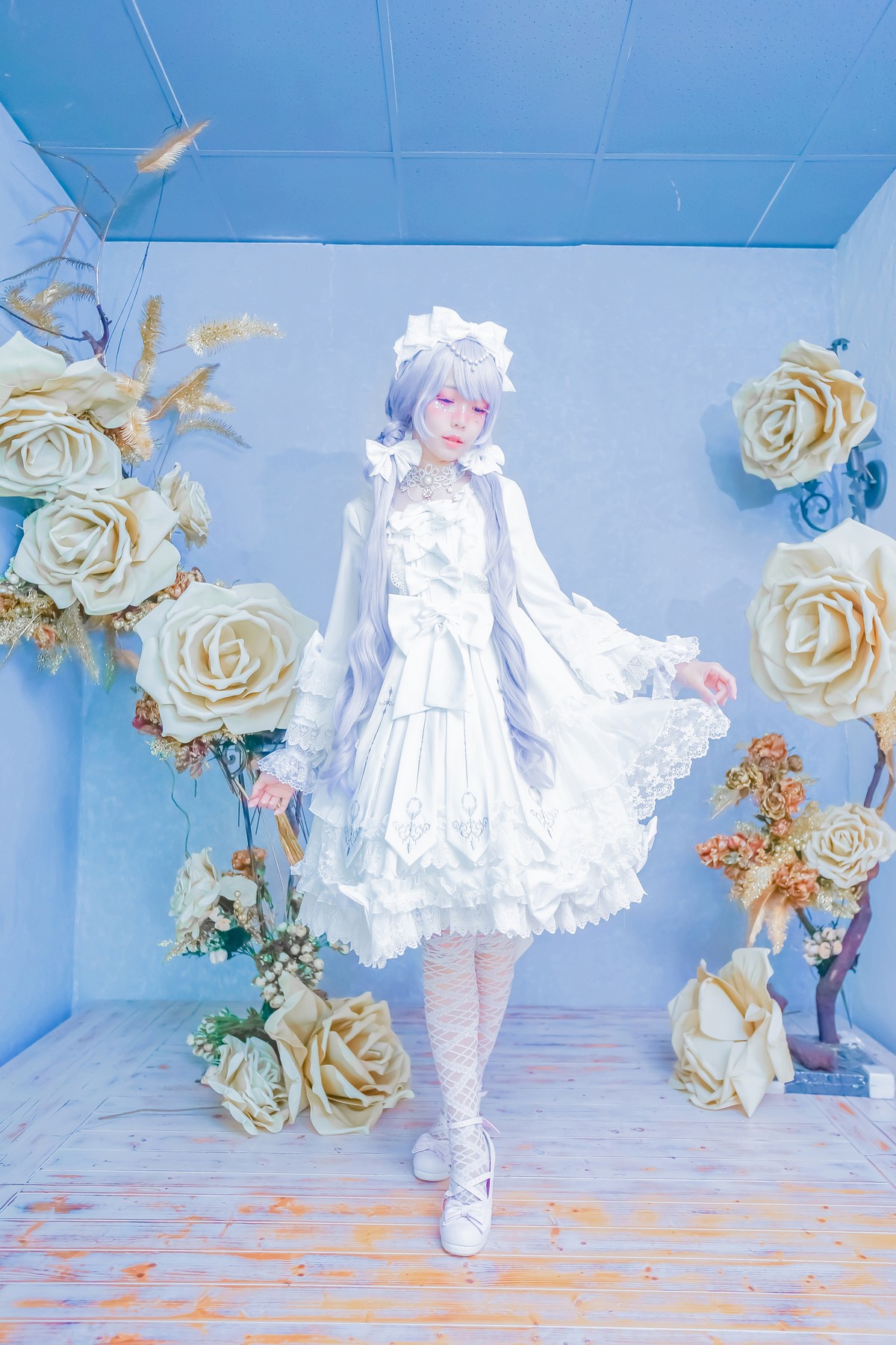 xgyw.top_Coser妹子Ely_eee双马尾辫主题户外白色JK制服 室内性感女仆装完美诱惑写真141P