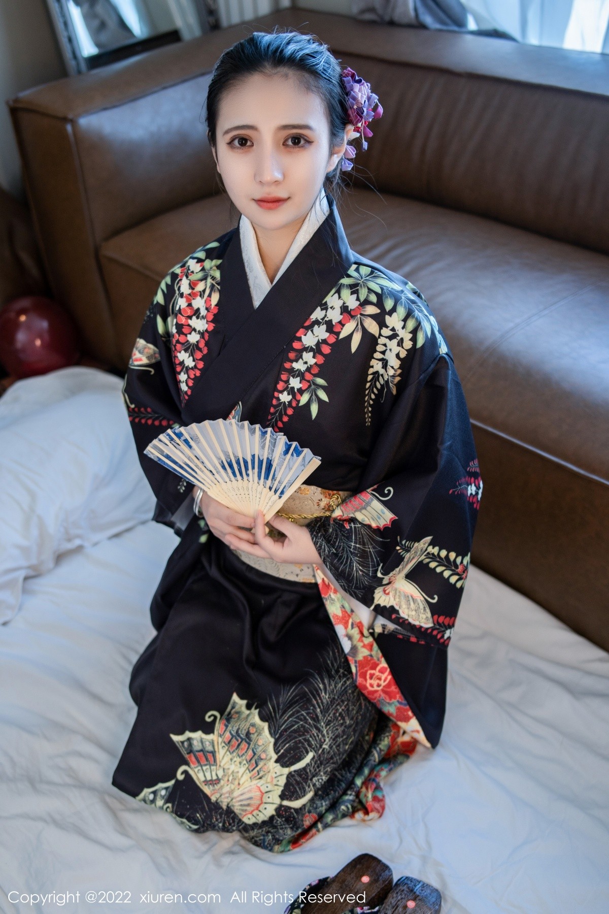 xgyw.top_XiuRen第5309期_模特久久Aimee日系居家和服半脱露白色抹胸内衣秀豪乳诱惑写真62P