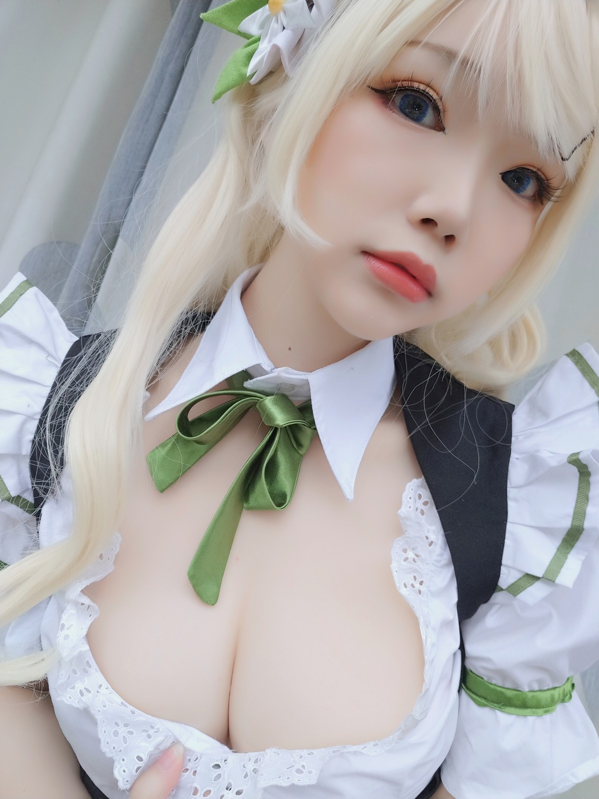 xgyw.top_动漫博主雪晴Astra-Grainne Draser女仆主题私房低胸女仆装秀白嫩豪乳诱惑写真49P
