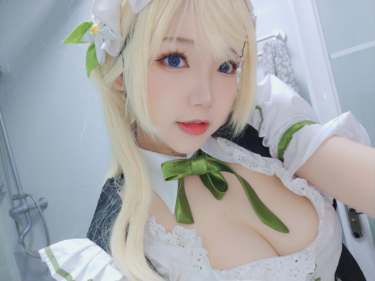 xgyw.top_动漫博主雪晴Astra-Grainne Draser女仆主题私房低胸女仆装秀白嫩豪乳诱惑写真49P