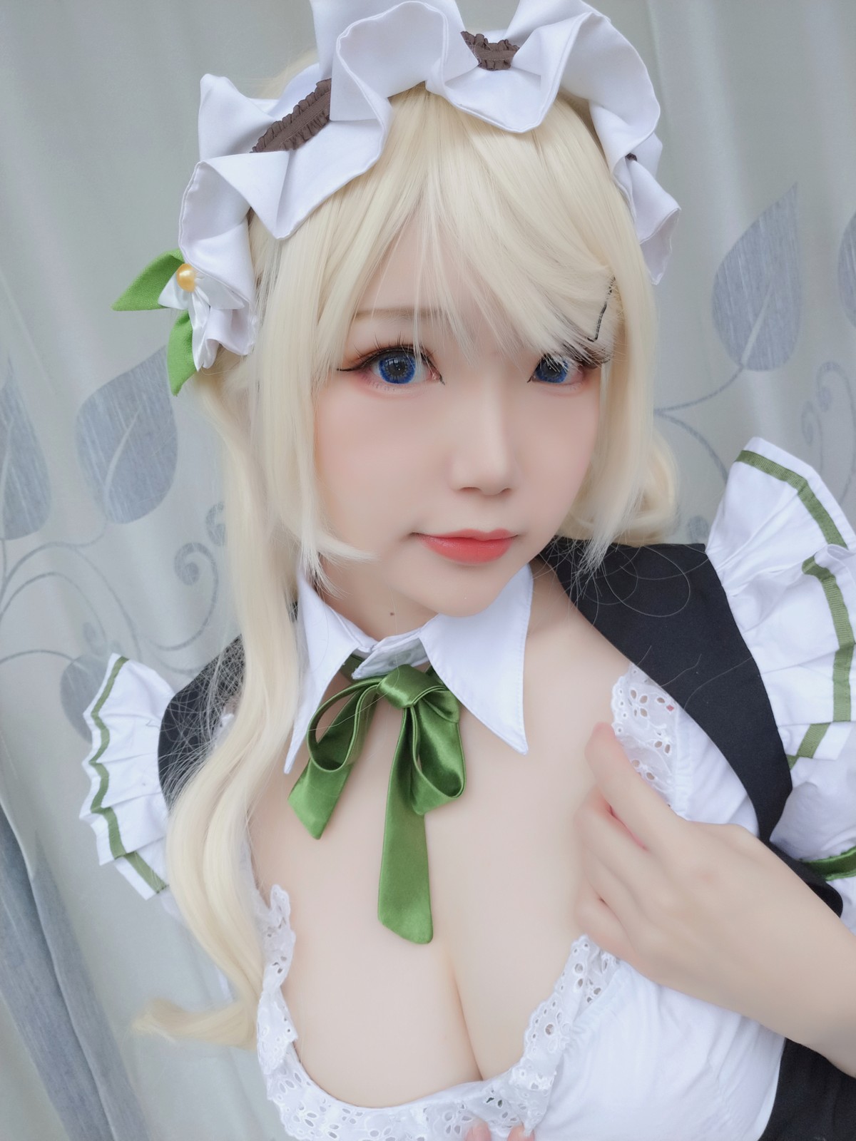 xgyw.top_动漫博主雪晴Astra-Grainne Draser女仆主题私房低胸女仆装秀白嫩豪乳诱惑写真49P